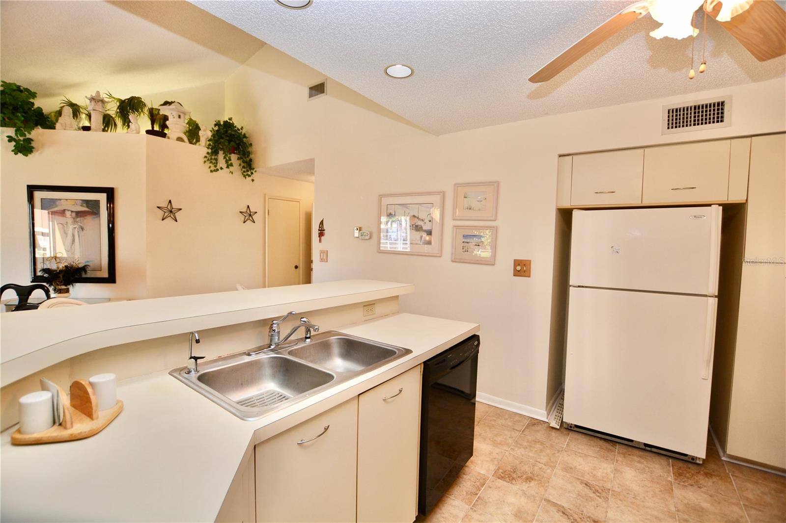 Image 19 of 54 For 6047 Bahia Del Mar Boulevard 264