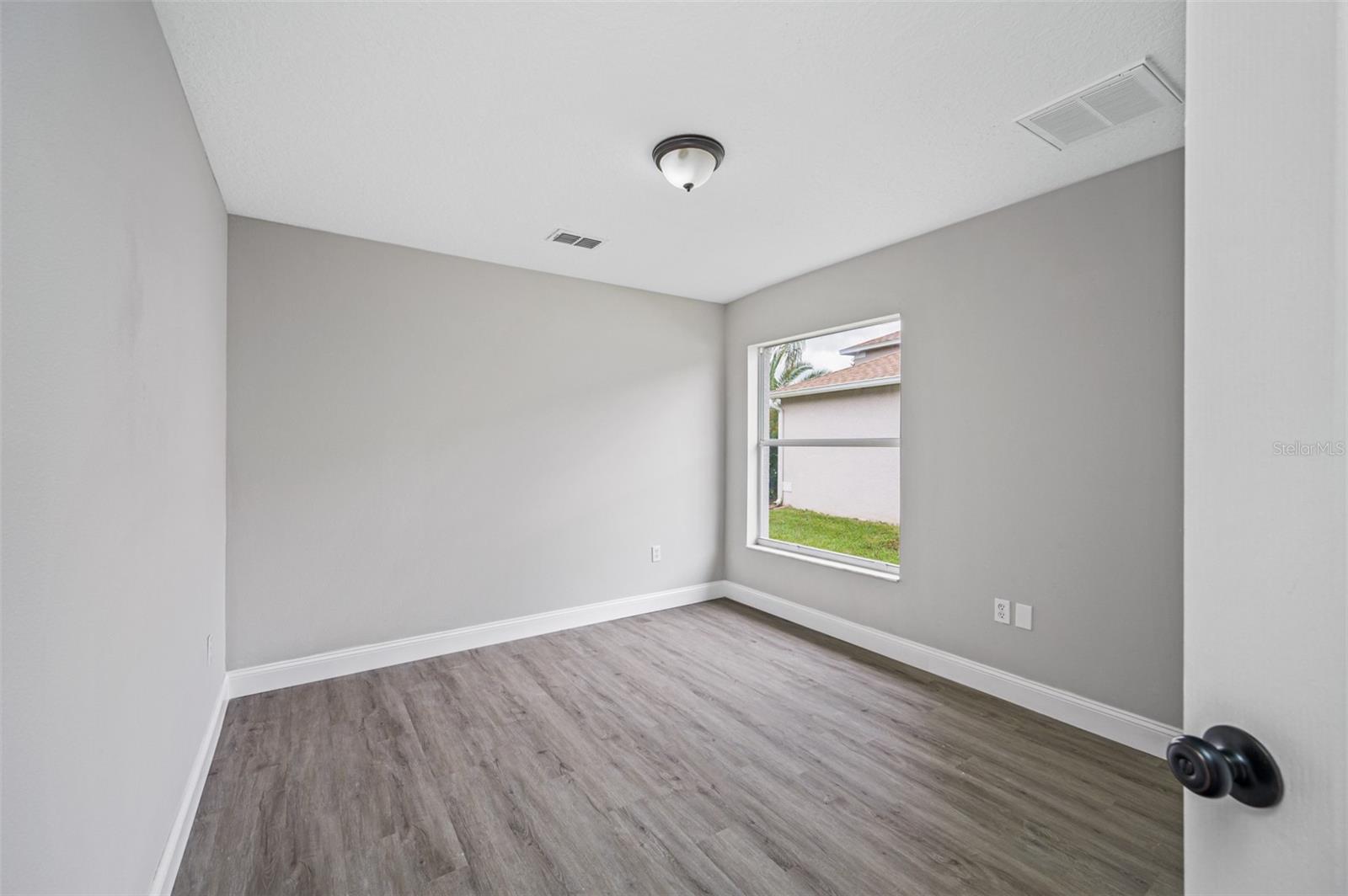 Image 12 of 36 For 31218 Baclan Drive