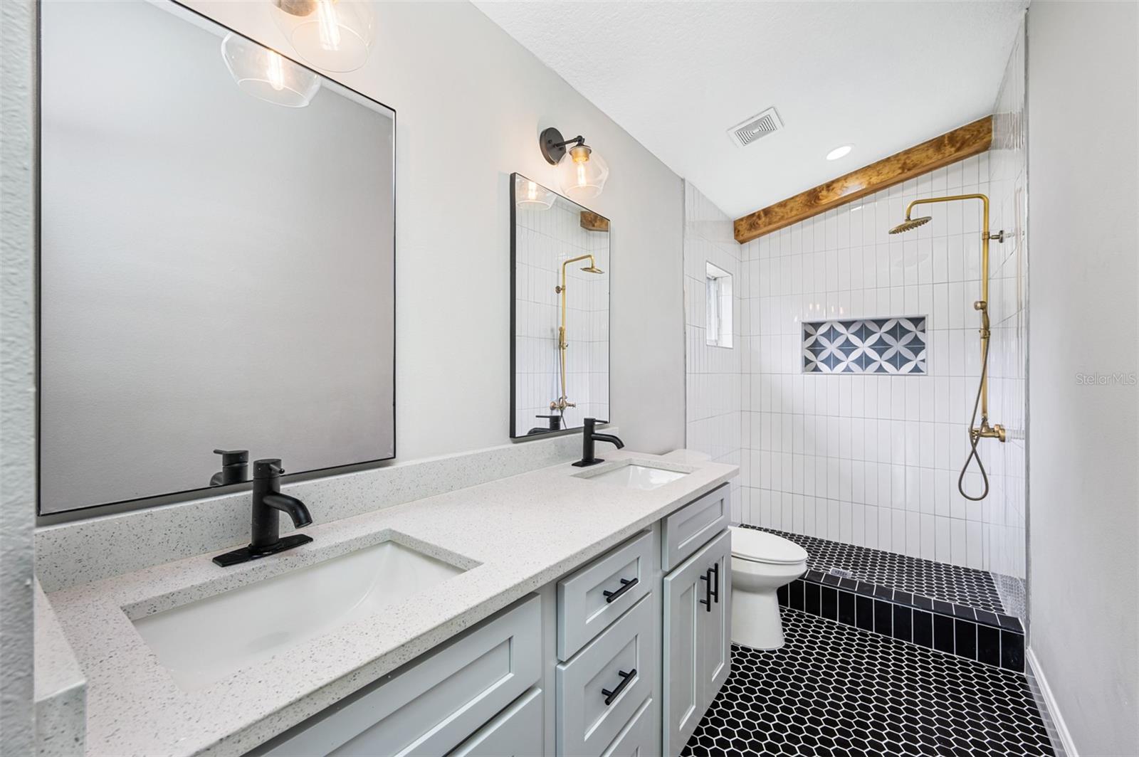 Image 19 of 36 For 31218 Baclan Drive