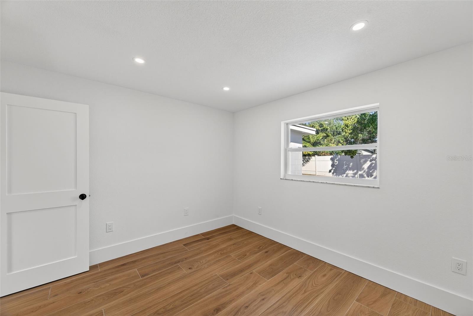 Image 18 of 28 For 1713 Connecticut Avenue Ne