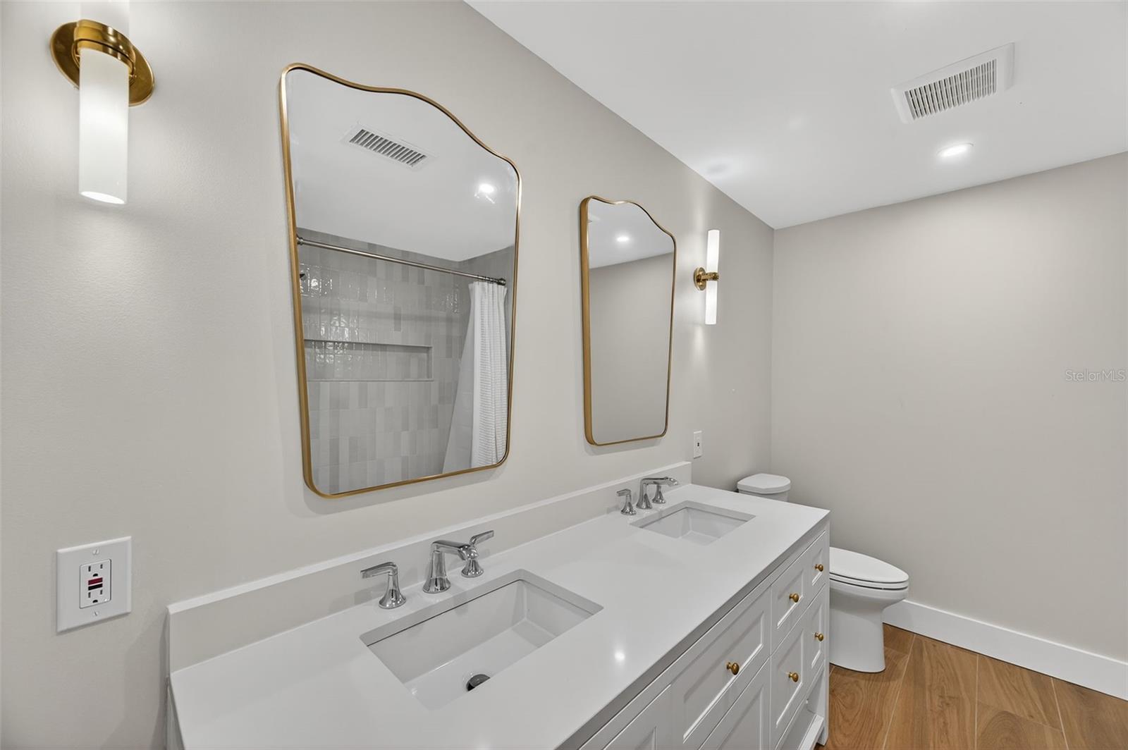 Image 19 of 28 For 1713 Connecticut Avenue Ne