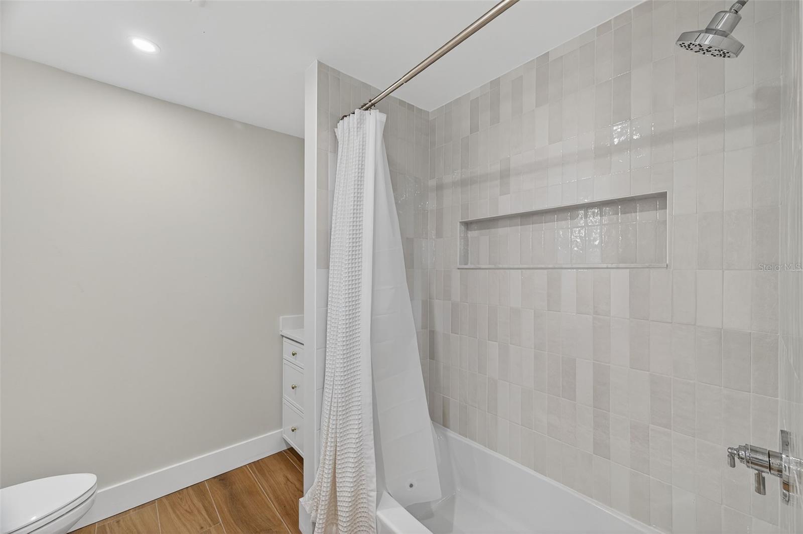 Image 20 of 28 For 1713 Connecticut Avenue Ne