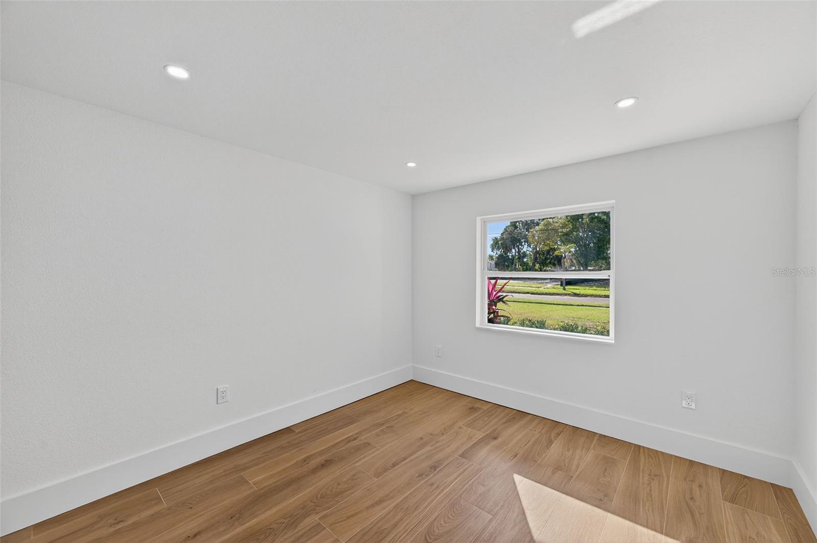 Image 22 of 28 For 1713 Connecticut Avenue Ne