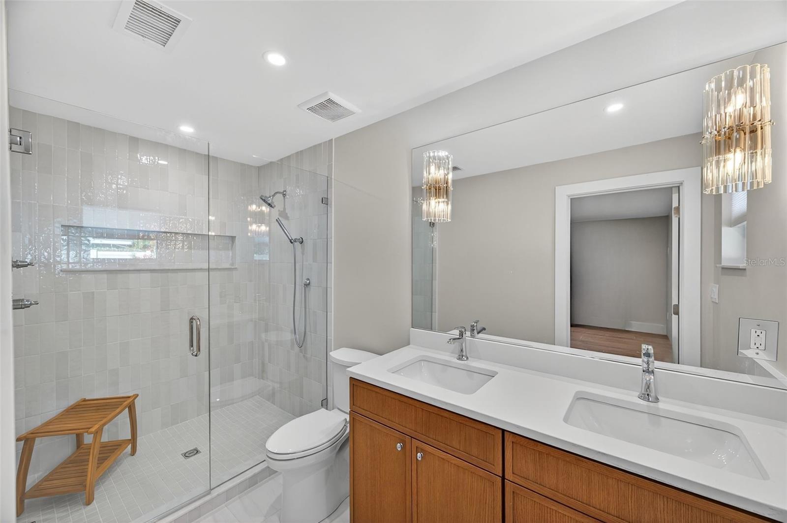 Image 4 of 28 For 1713 Connecticut Avenue Ne