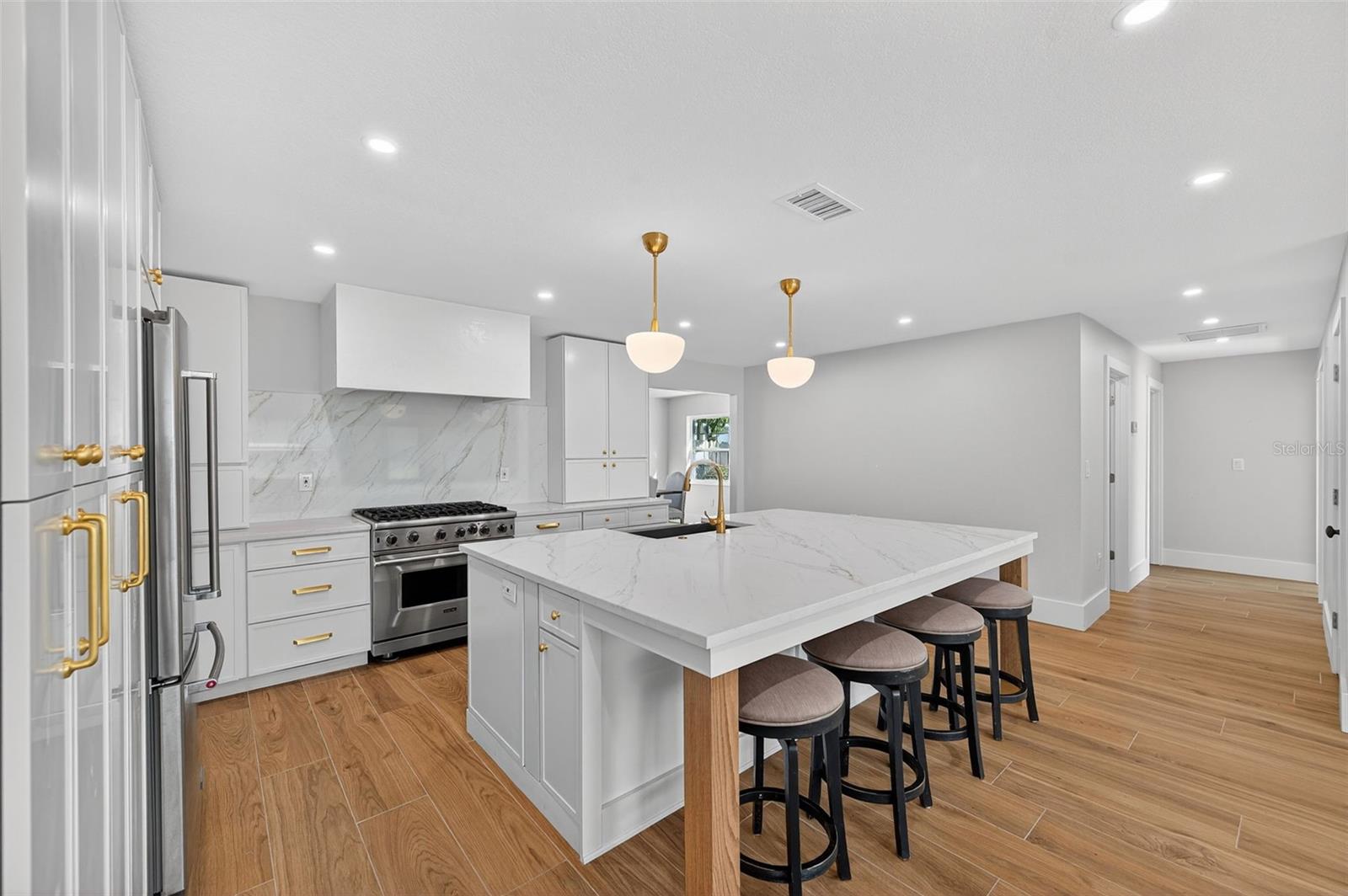 Image 9 of 28 For 1713 Connecticut Avenue Ne