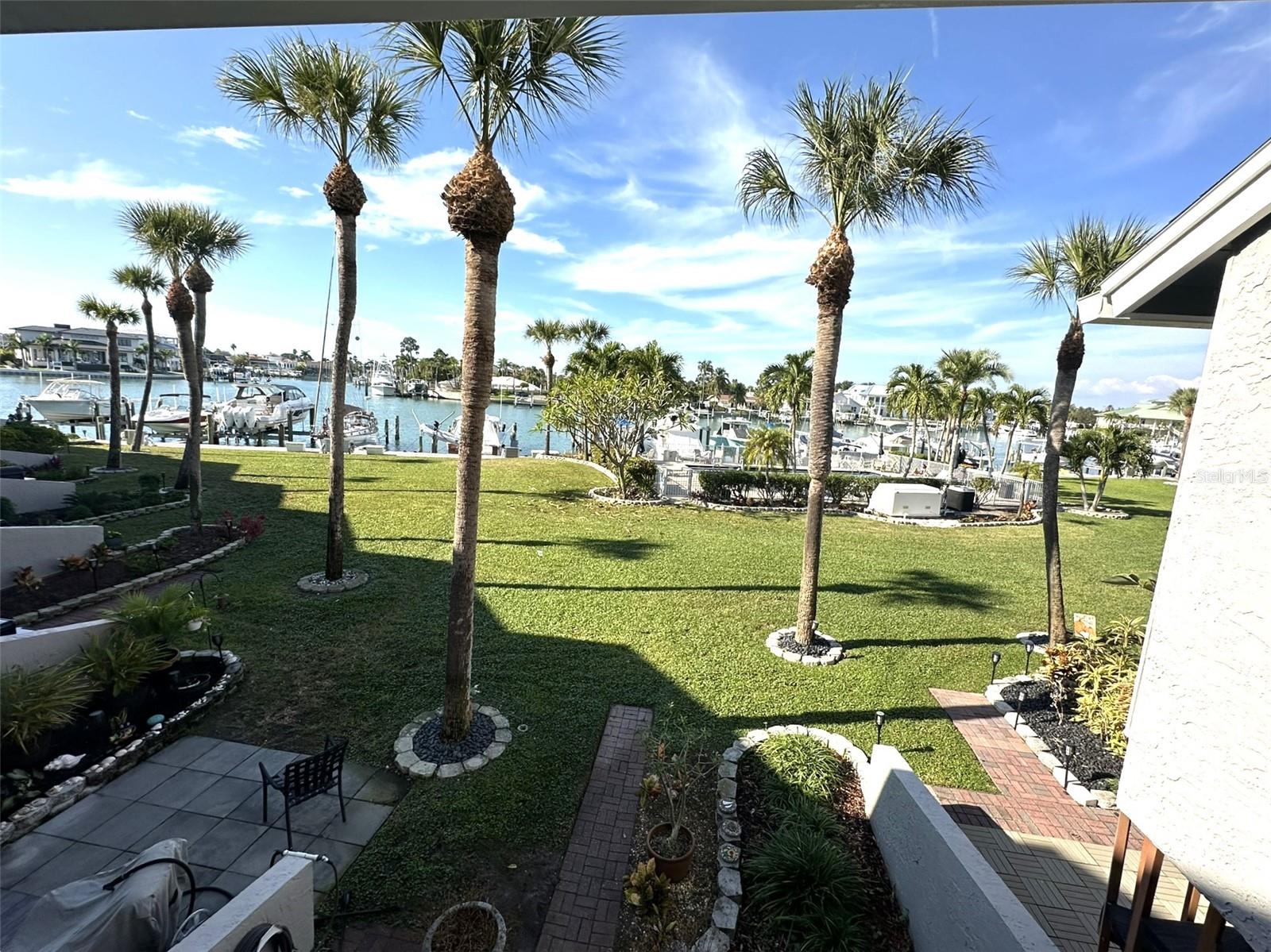 Image 9 of 39 For 370 Pinellas Bayway S C