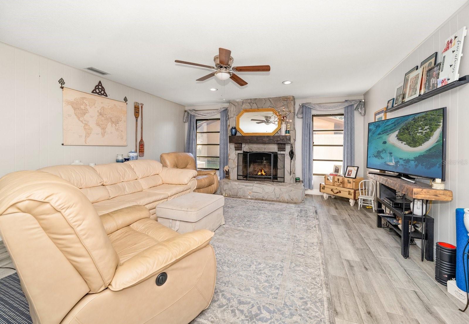 Image 12 of 29 For 1559 Roxburg Lane