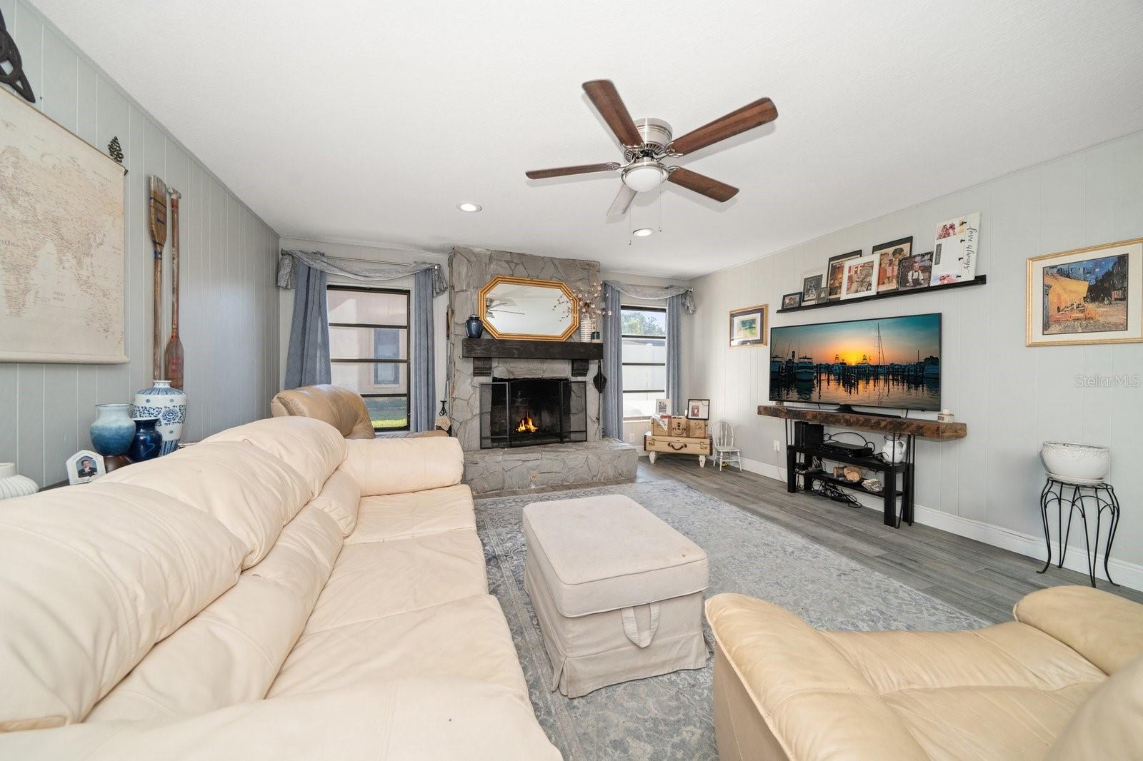 Image 13 of 29 For 1559 Roxburg Lane