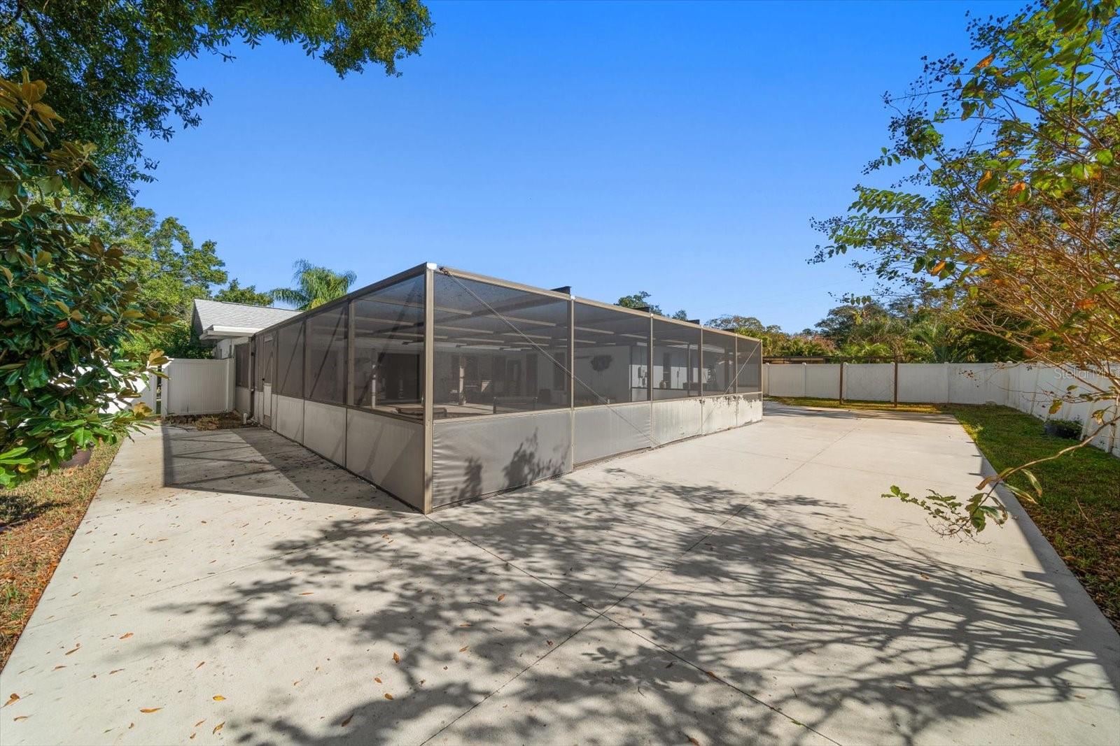 Image 22 of 29 For 1559 Roxburg Lane