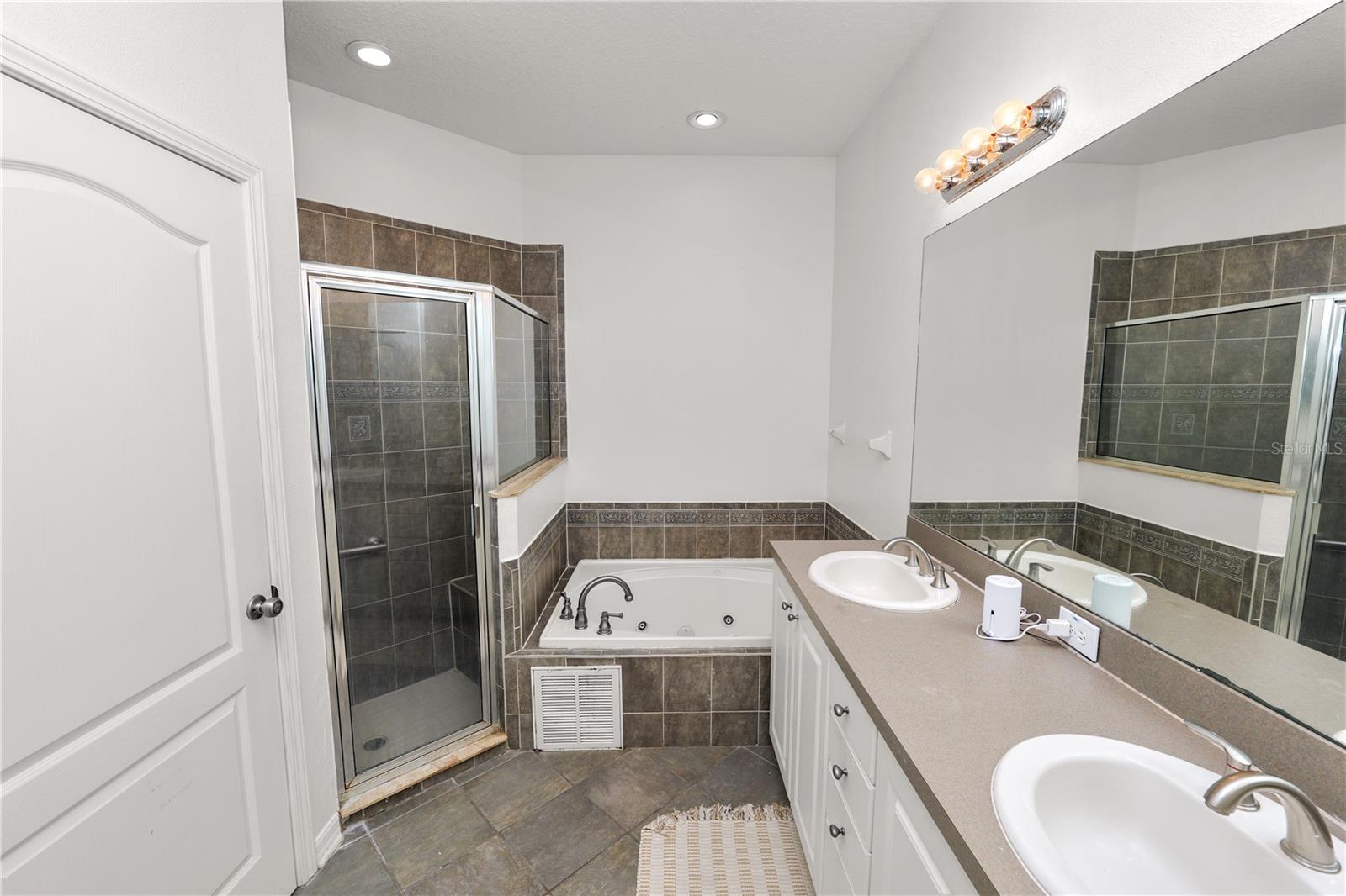 Image 28 of 53 For 11435 Cambray Creek Loop