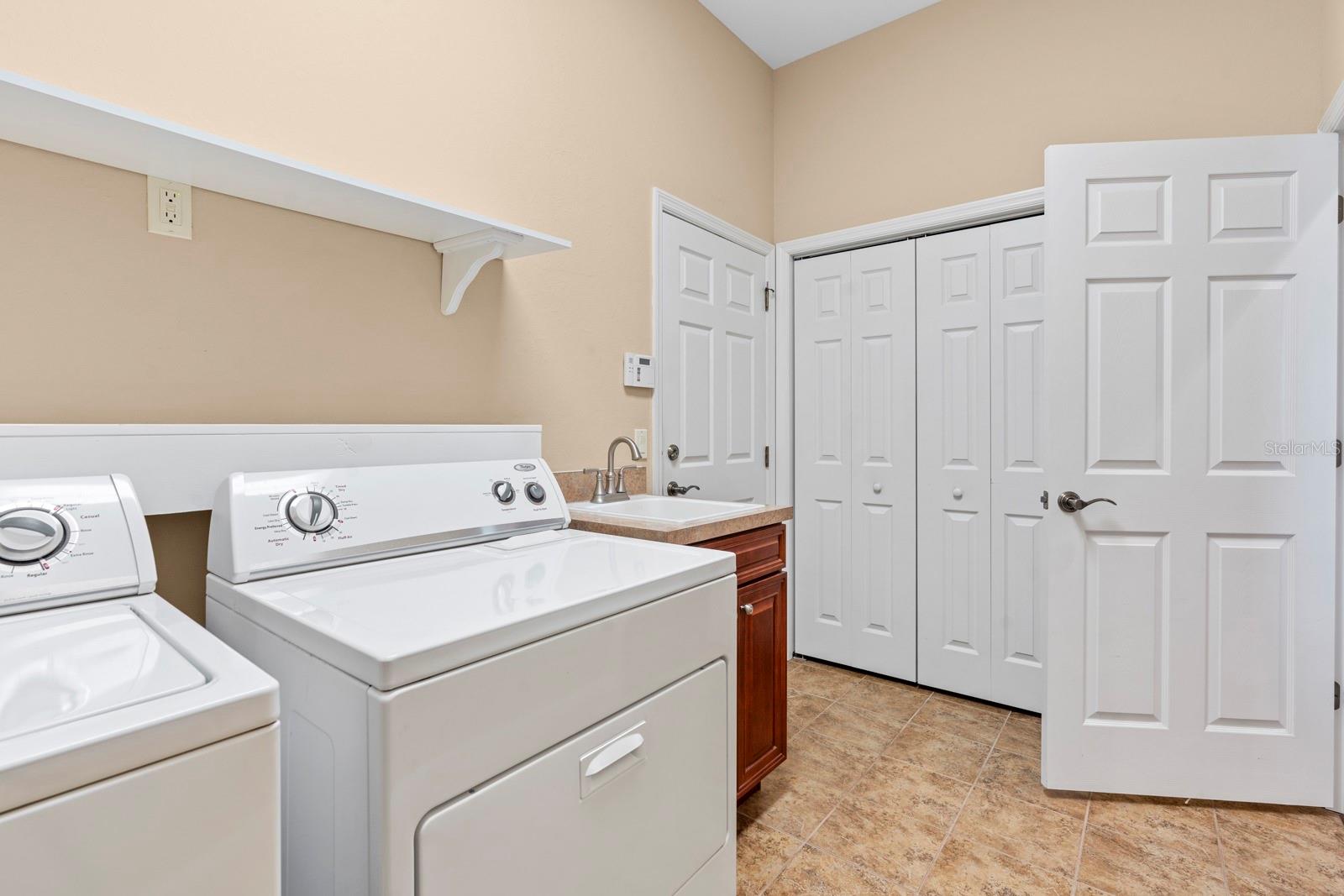 Image 36 of 67 For 827 John Cressler Drive