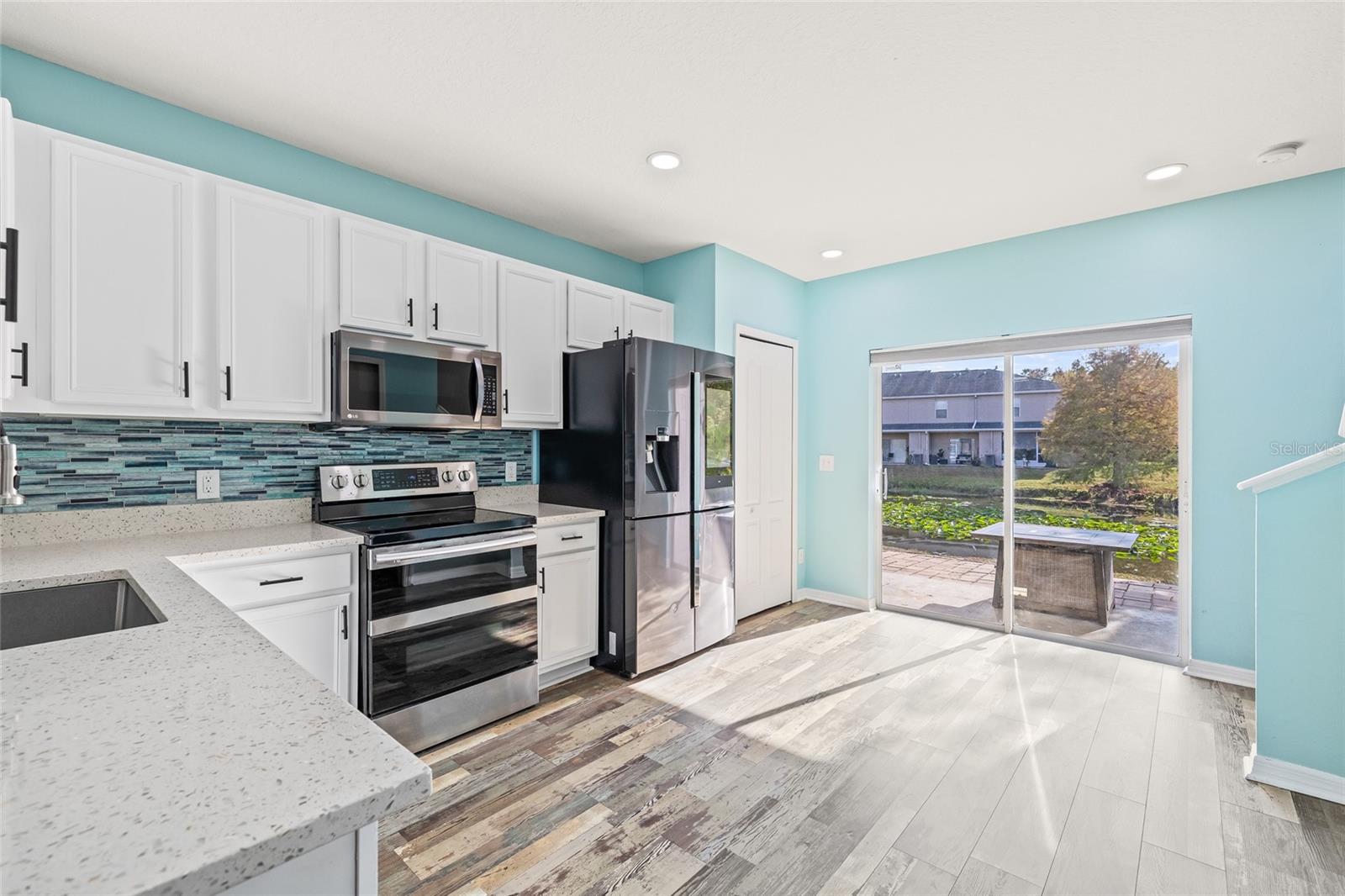 Image 12 of 39 For 16302 Swan View Circle