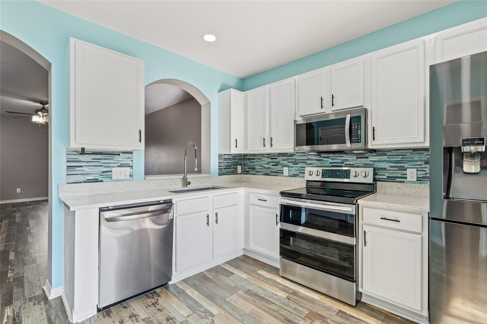 Image 15 of 39 For 16302 Swan View Circle