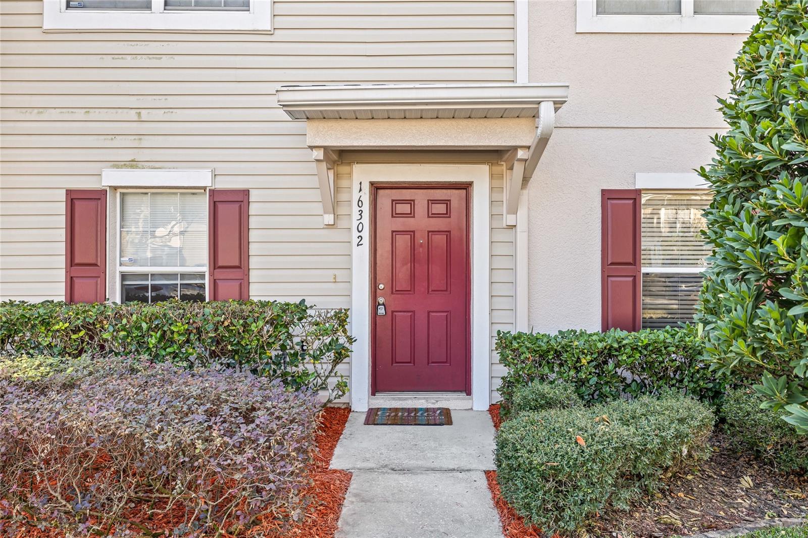 Image 5 of 39 For 16302 Swan View Circle