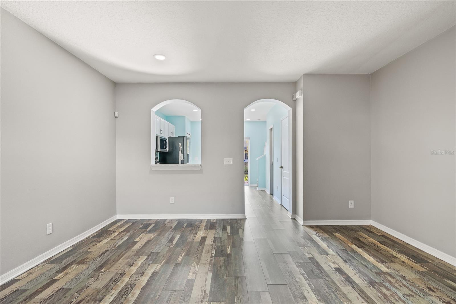 Image 9 of 39 For 16302 Swan View Circle