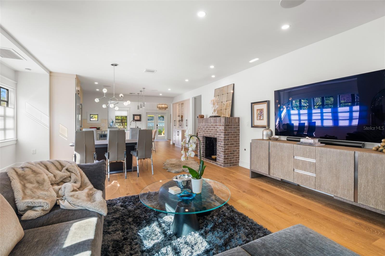 Image 11 of 91 For 5302 Central Avenue