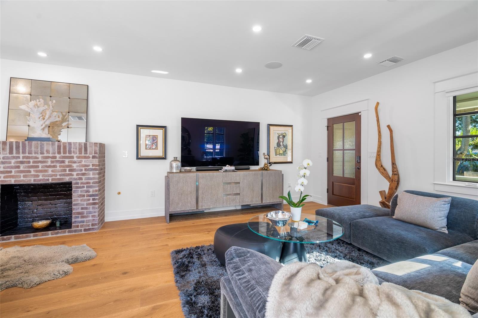 Image 14 of 91 For 5302 Central Avenue