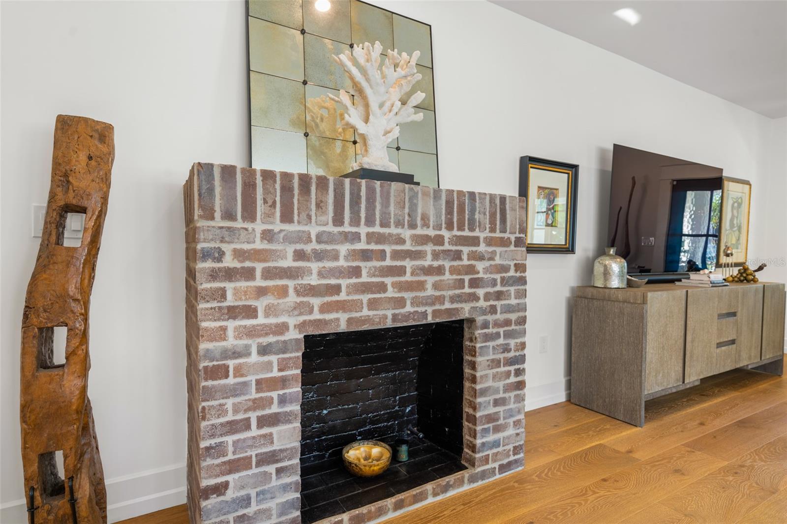 Image 16 of 91 For 5302 Central Avenue