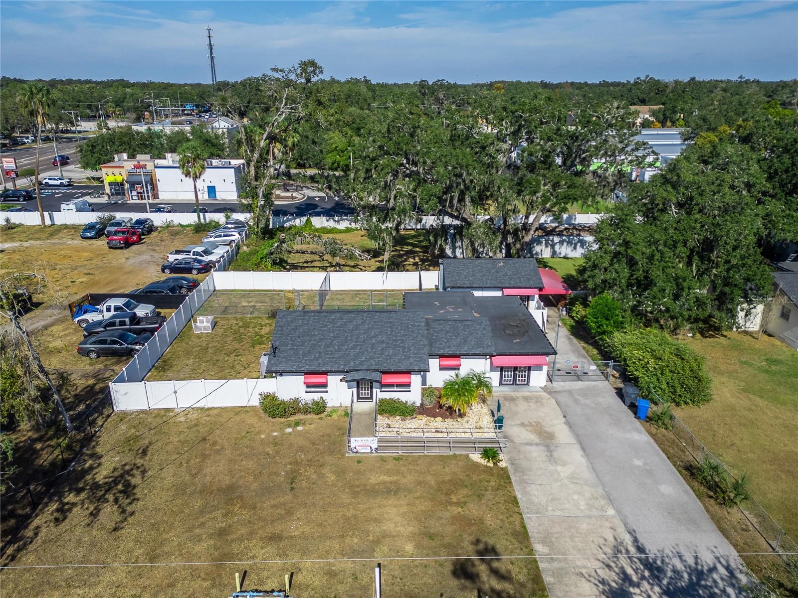 Image 5 of 60 For 10708 Desoto Road