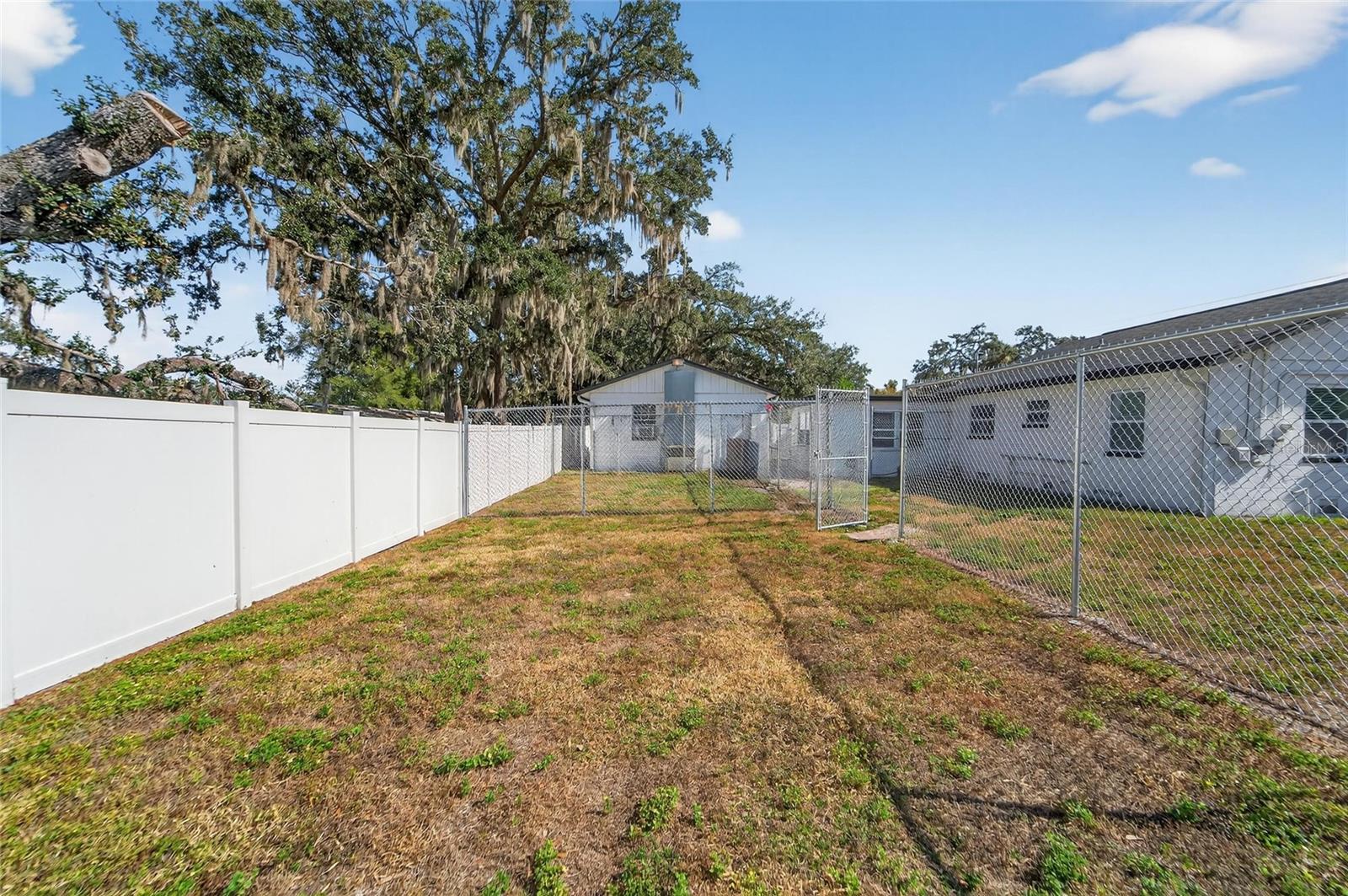 Image 52 of 60 For 10708 Desoto Road