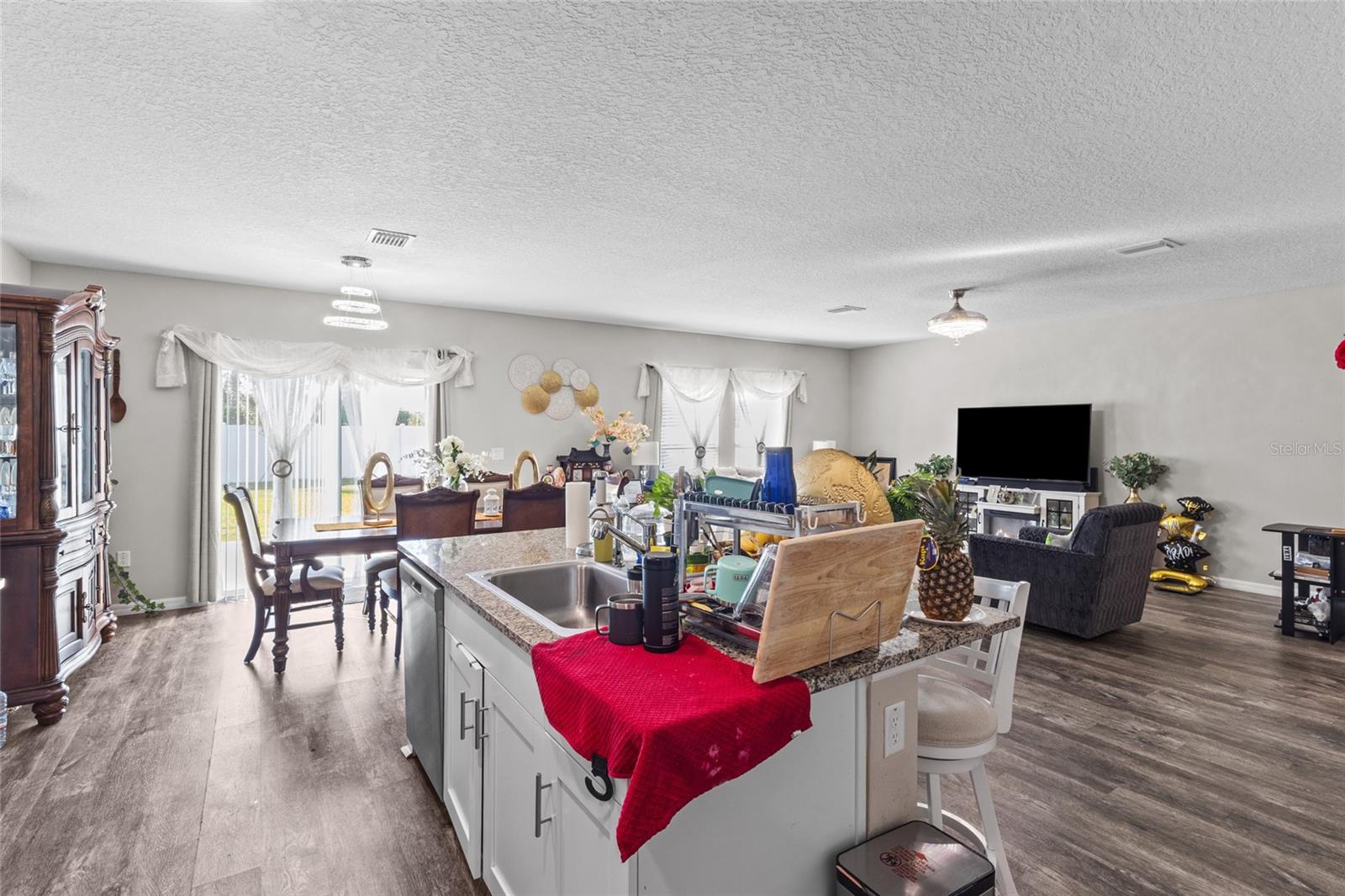 Listing photo id 8 for 12841 Tannencrest Drive