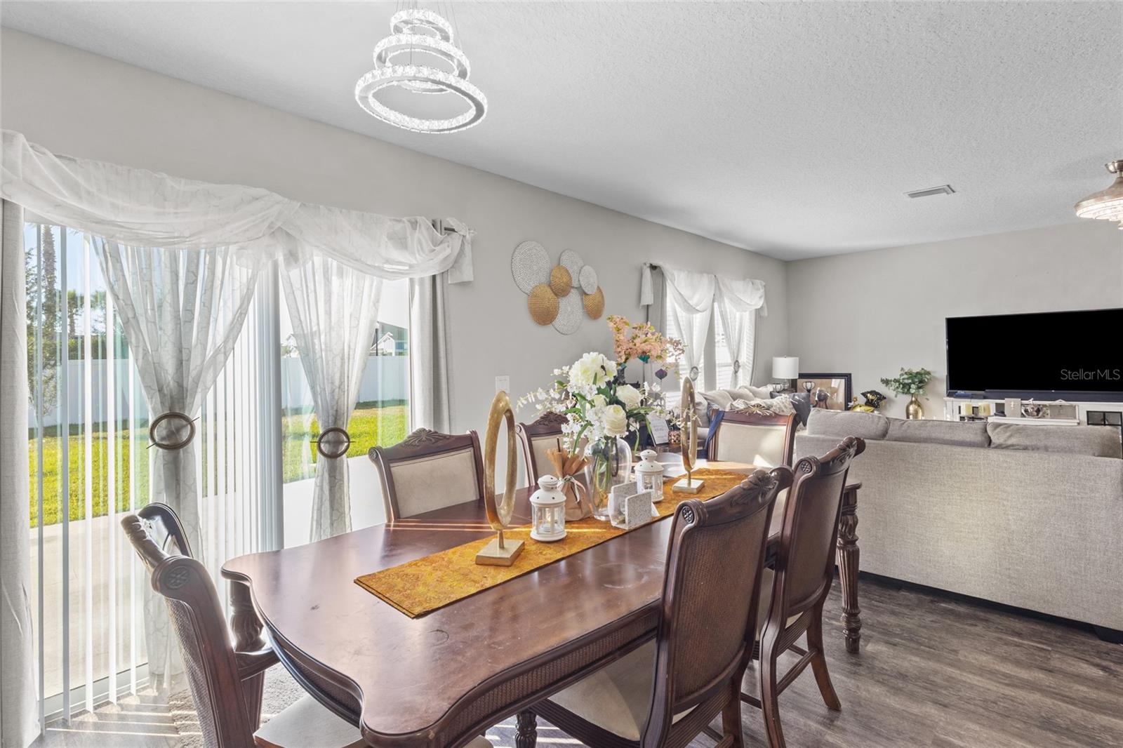 Listing photo id 9 for 12841 Tannencrest Drive