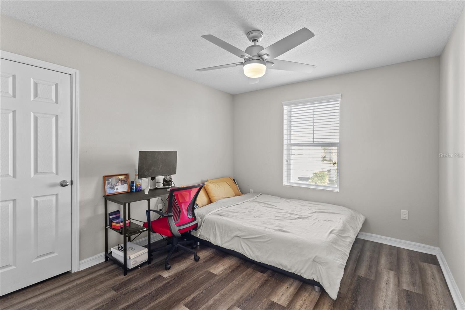 Listing photo id 14 for 12841 Tannencrest Drive