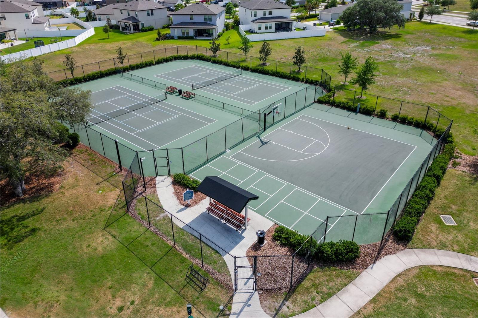 Listing photo id 34 for 12841 Tannencrest Drive