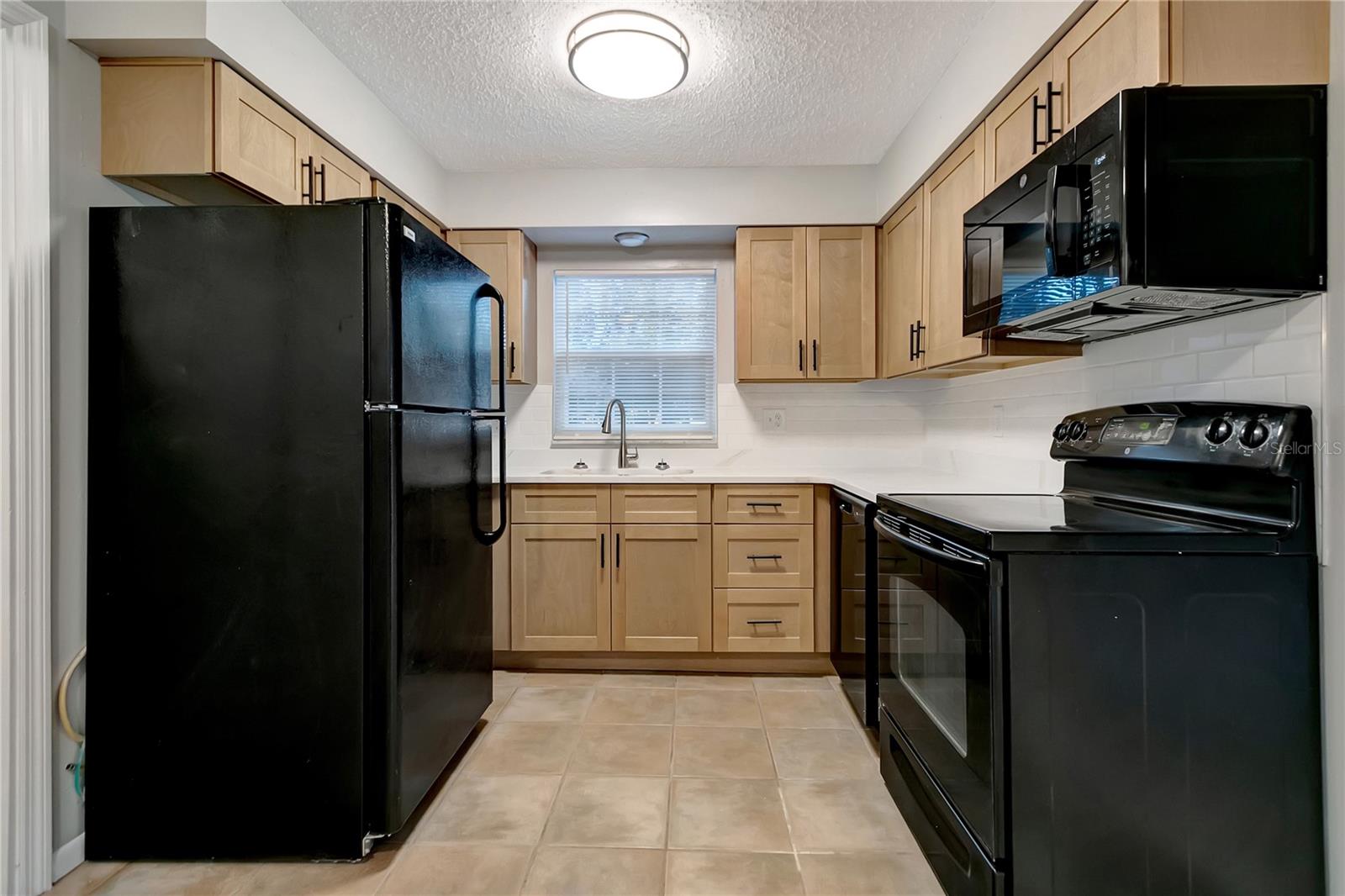 Image 14 of 42 For 609 Remington Road