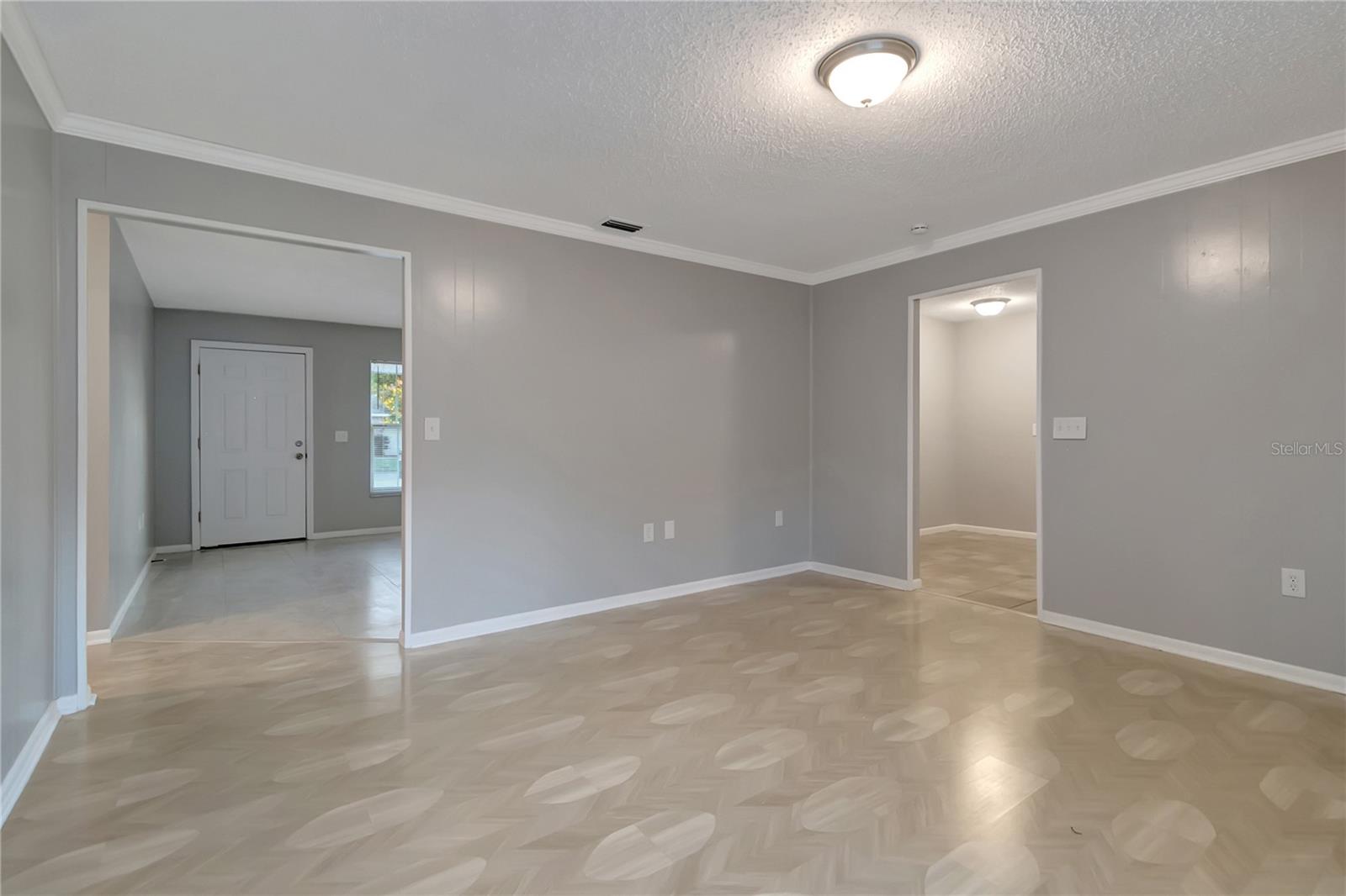 Image 21 of 42 For 609 Remington Road