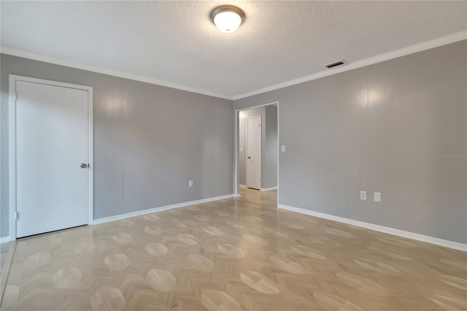 Image 22 of 42 For 609 Remington Road