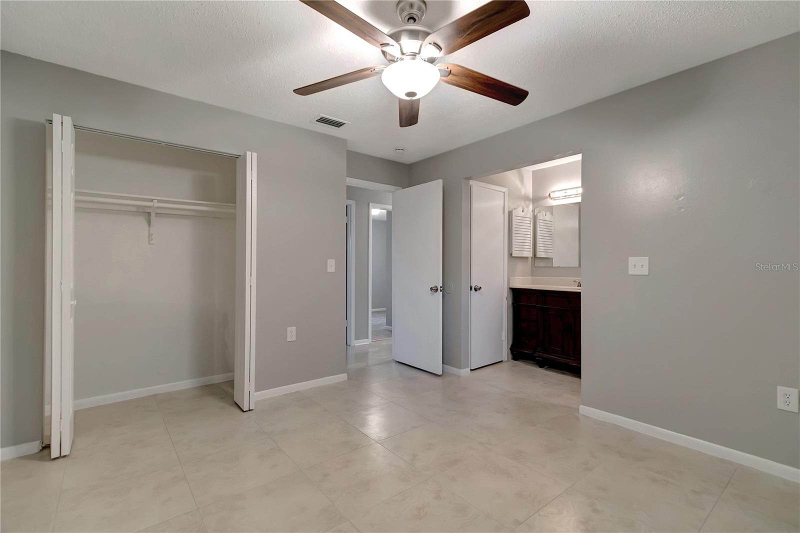 Image 25 of 42 For 609 Remington Road