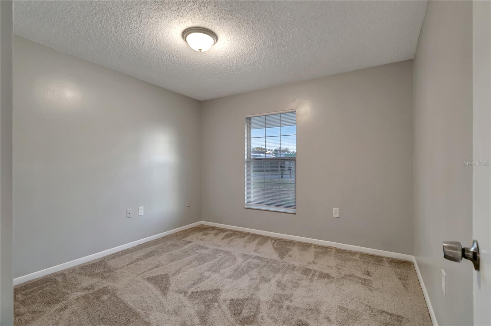 Image 28 of 42 For 609 Remington Road