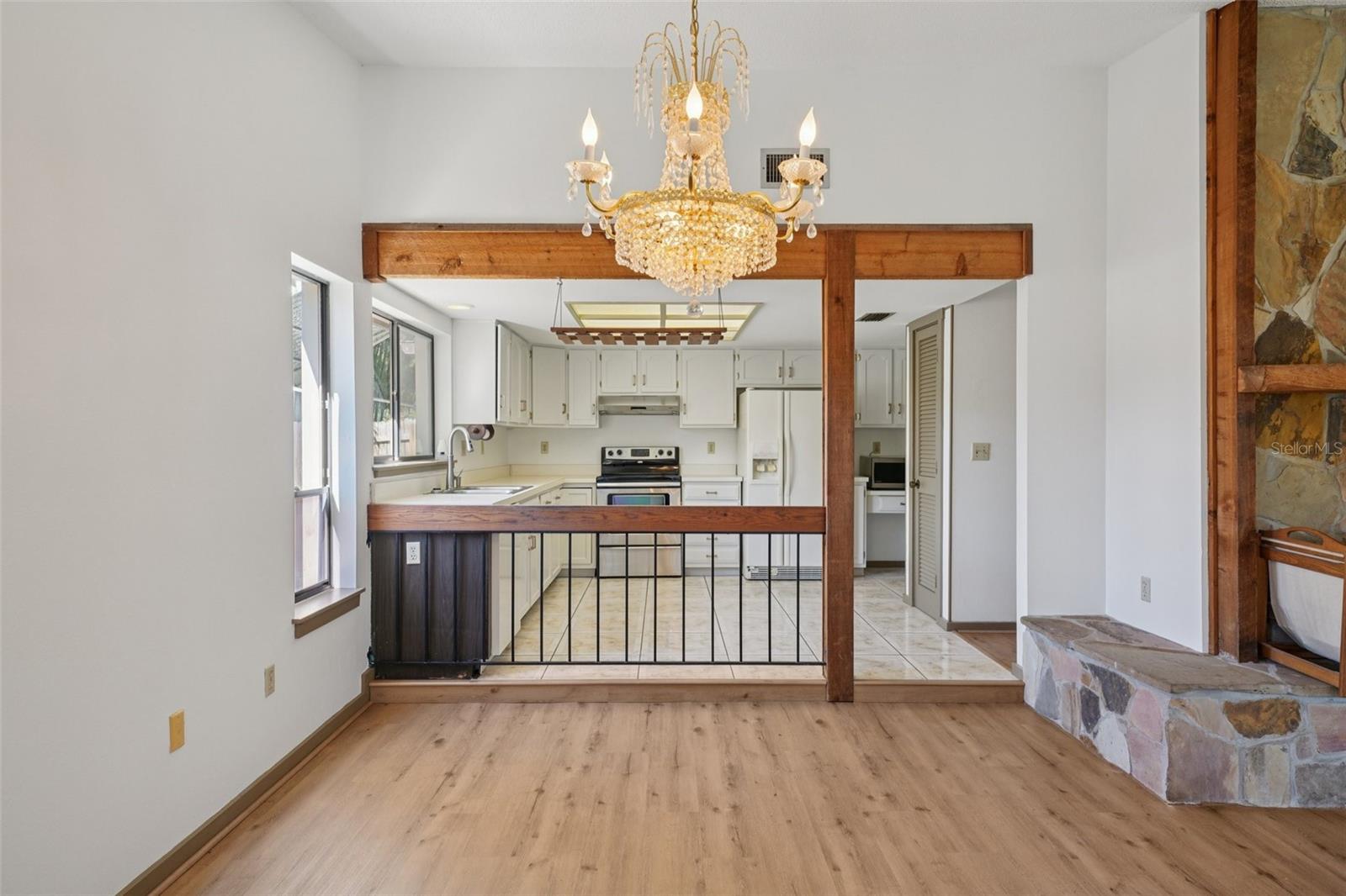 Image 10 of 76 For 1412 Wexford Drive N