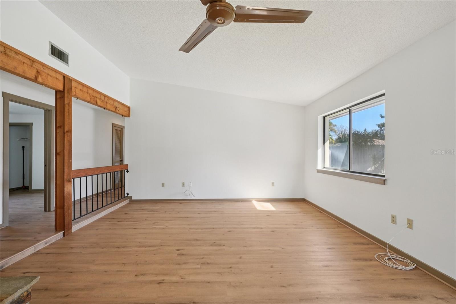 Image 14 of 76 For 1412 Wexford Drive N