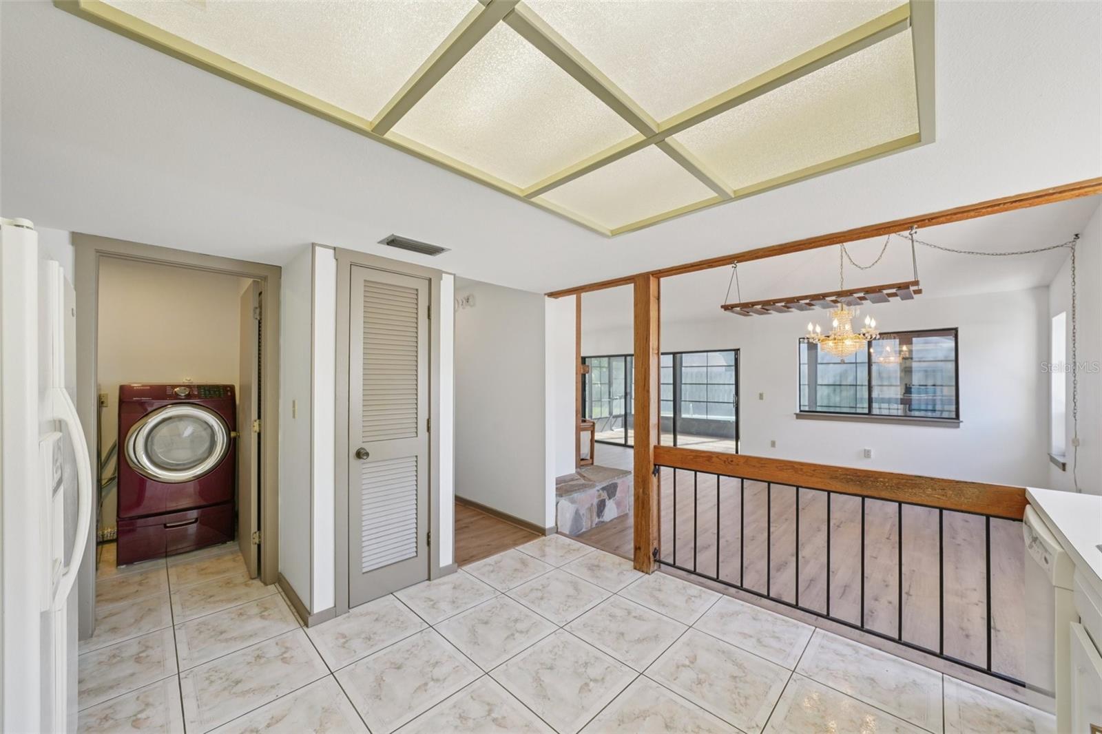 Image 23 of 76 For 1412 Wexford Drive N