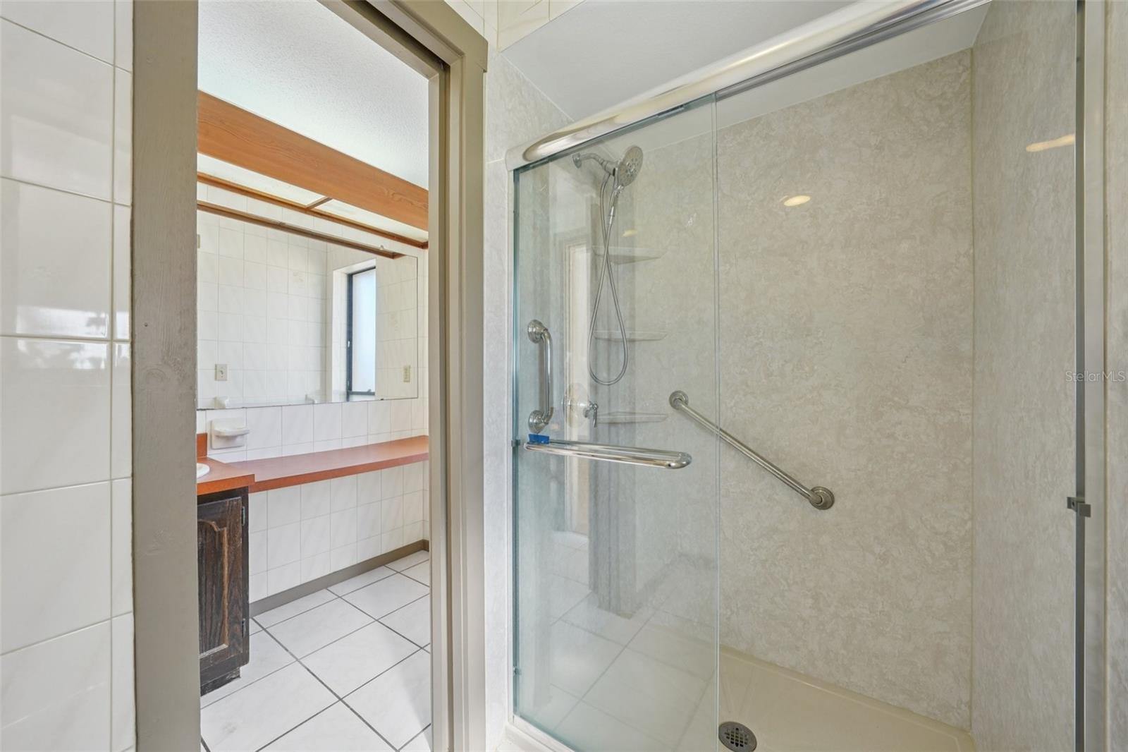 Image 38 of 76 For 1412 Wexford Drive N