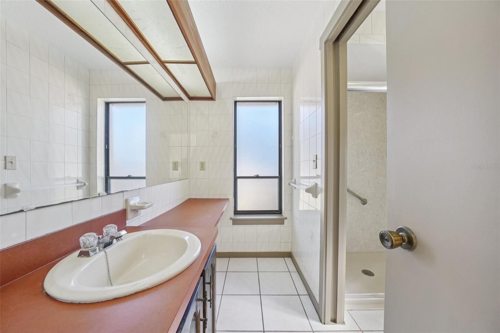 Image 40 of 76 For 1412 Wexford Drive N