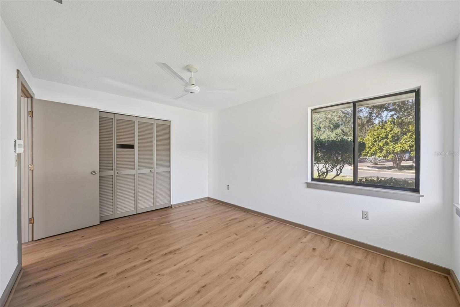 Image 43 of 76 For 1412 Wexford Drive N