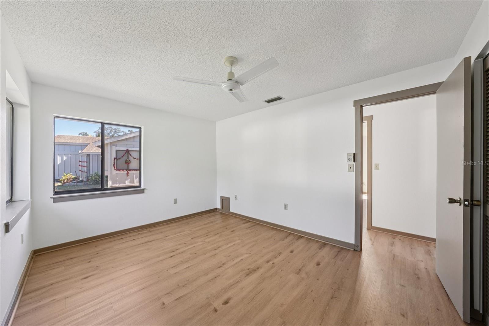 Image 46 of 76 For 1412 Wexford Drive N