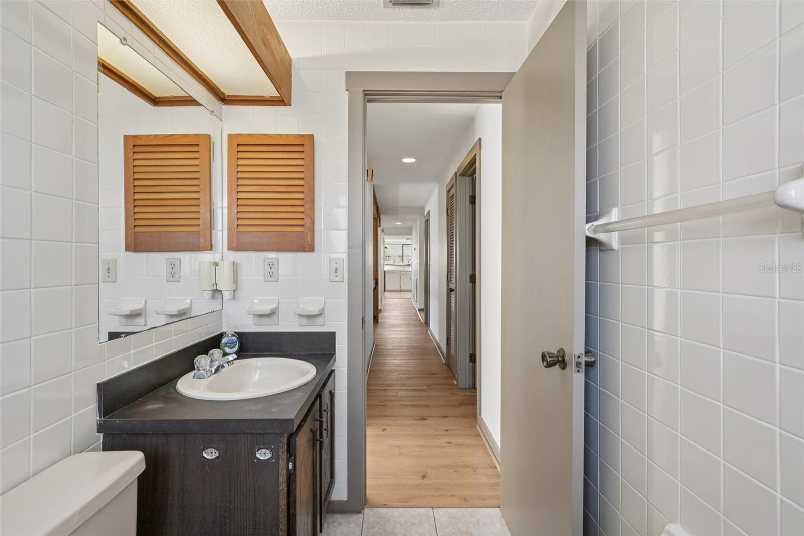 Image 48 of 76 For 1412 Wexford Drive N