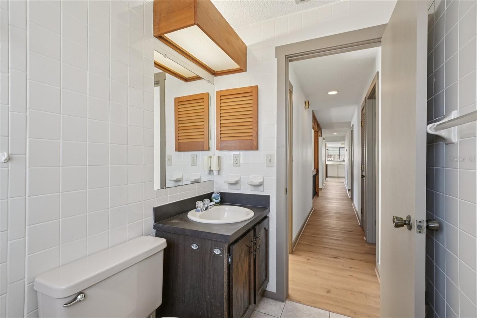 Image 49 of 76 For 1412 Wexford Drive N