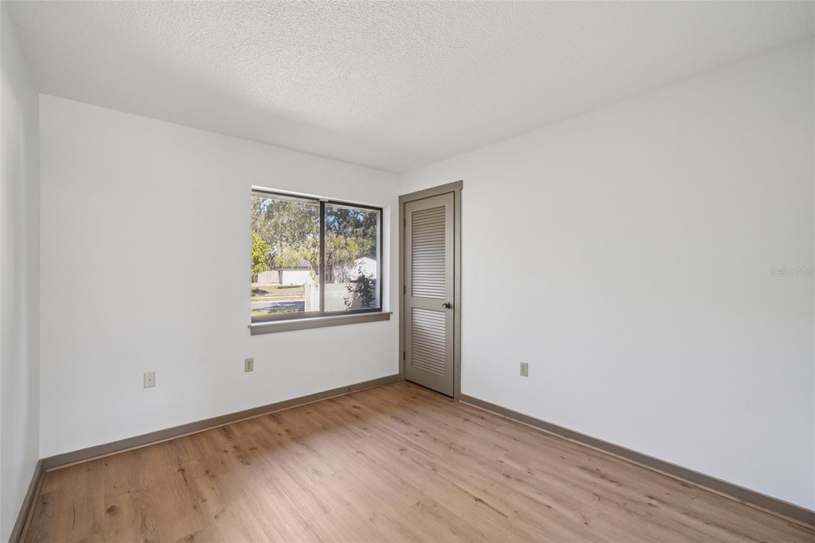 Image 51 of 76 For 1412 Wexford Drive N