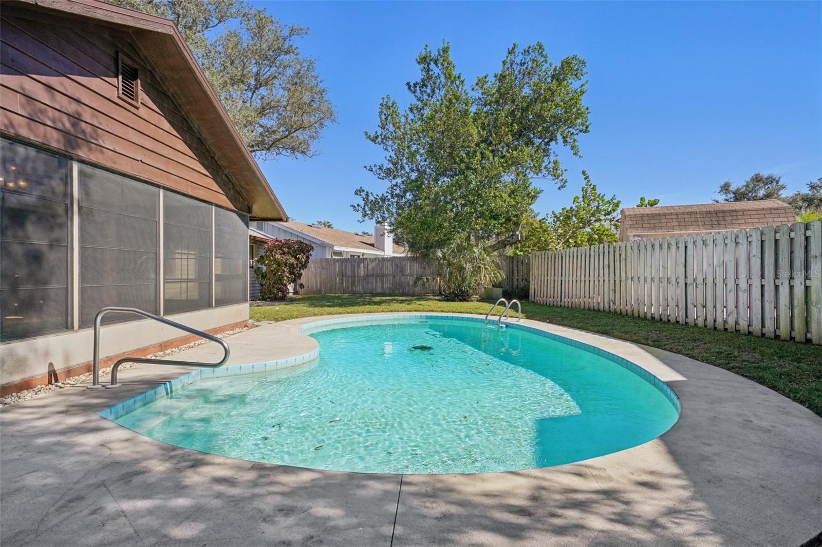 Image 63 of 76 For 1412 Wexford Drive N