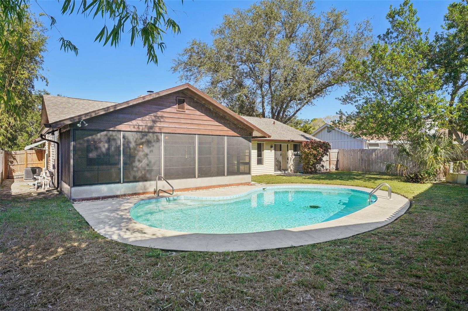 Image 65 of 76 For 1412 Wexford Drive N