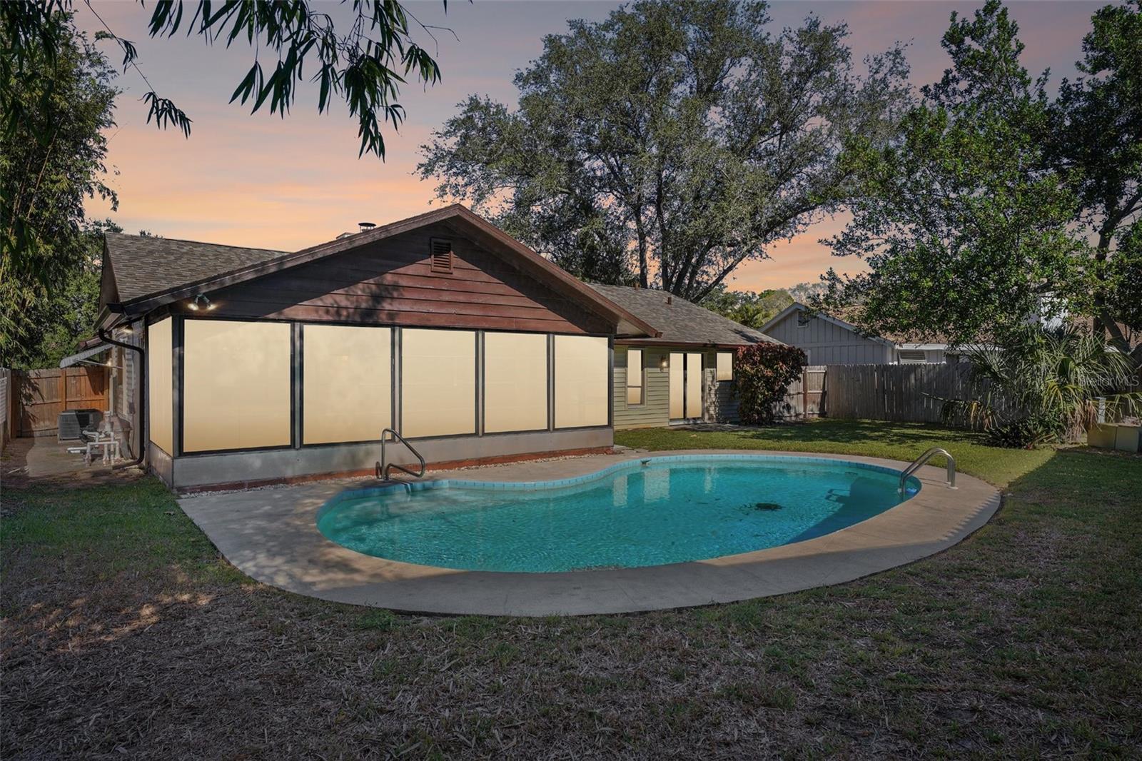 Image 75 of 76 For 1412 Wexford Drive N