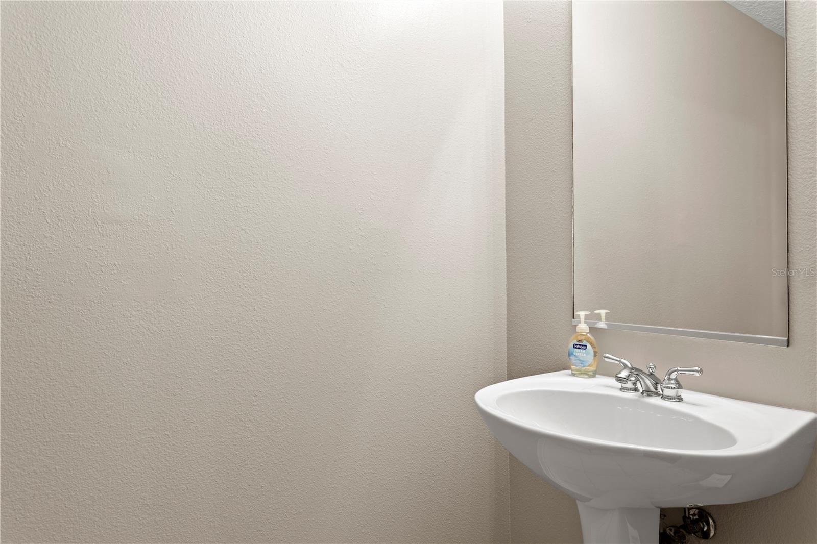 Image 10 of 44 For 3023 Pointeview Drive