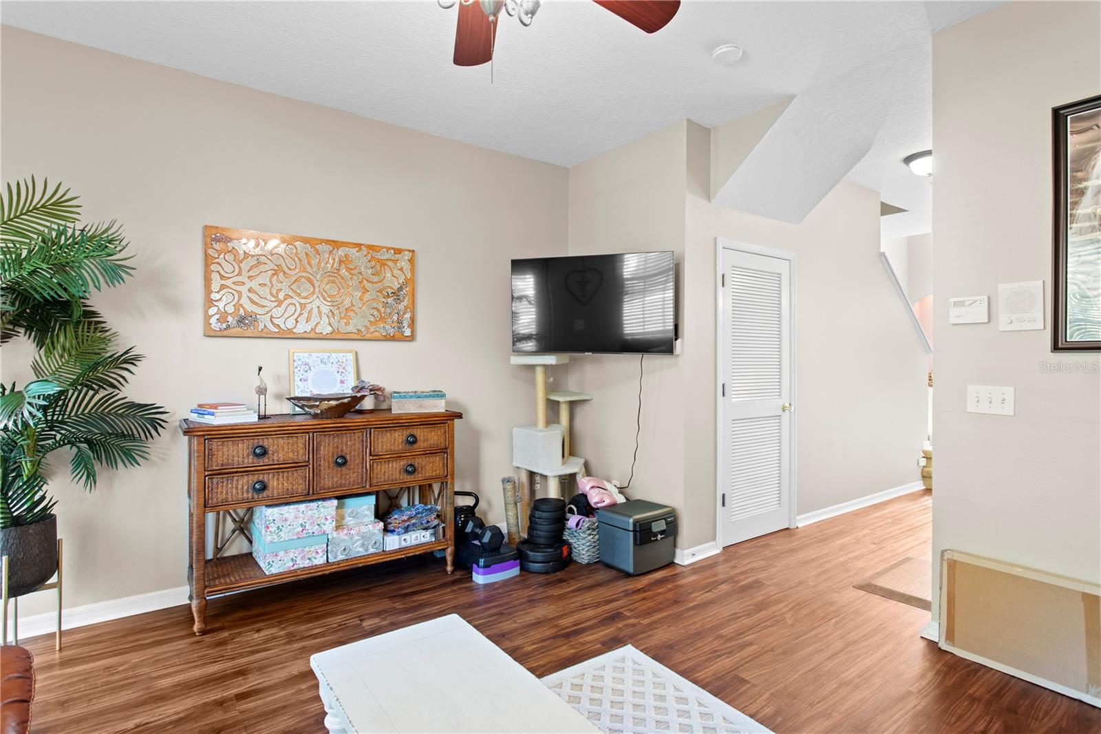 Image 11 of 44 For 3023 Pointeview Drive