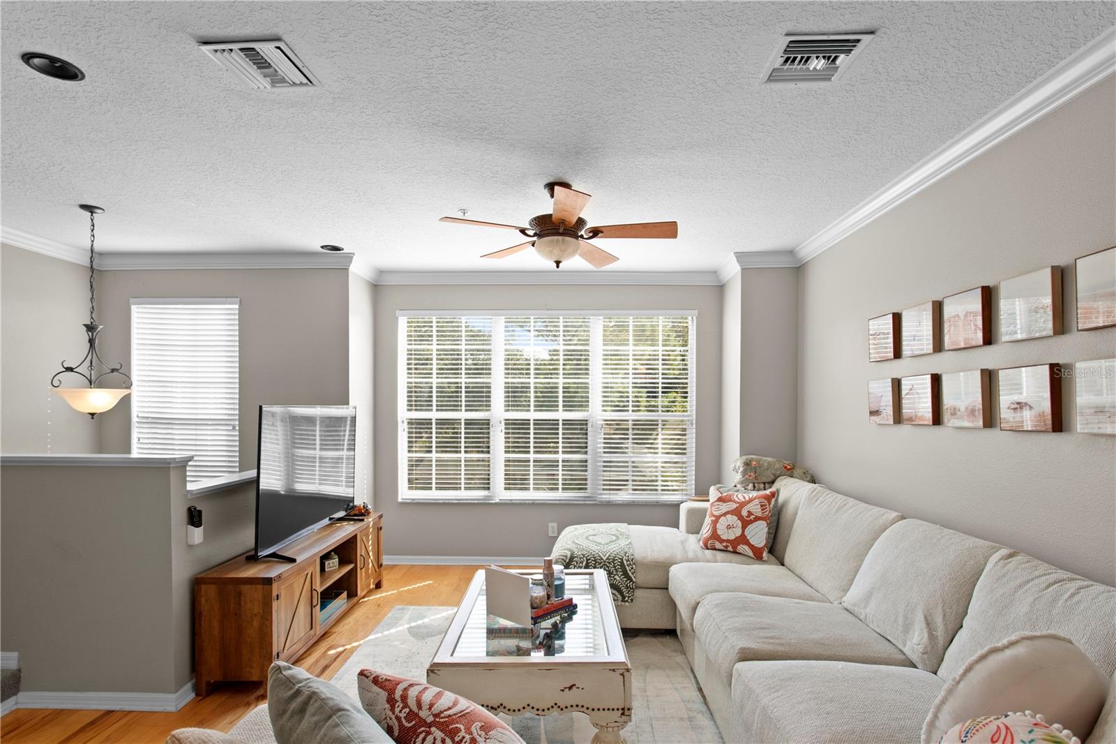 Image 14 of 44 For 3023 Pointeview Drive