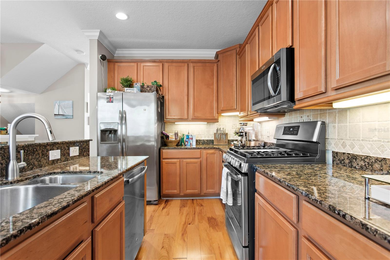 Image 17 of 44 For 3023 Pointeview Drive